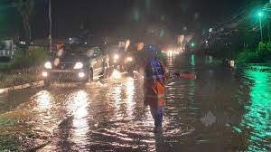 Banjir kilat landa Kota Kinabalu dan Penampang