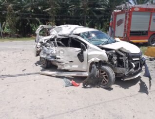 Dua beranak parah, kereta bertembung lori 12 tan di Kota Marudu