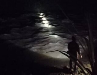 Lelaki dikhuatiri lemas ketika cuba menyeberang sungai