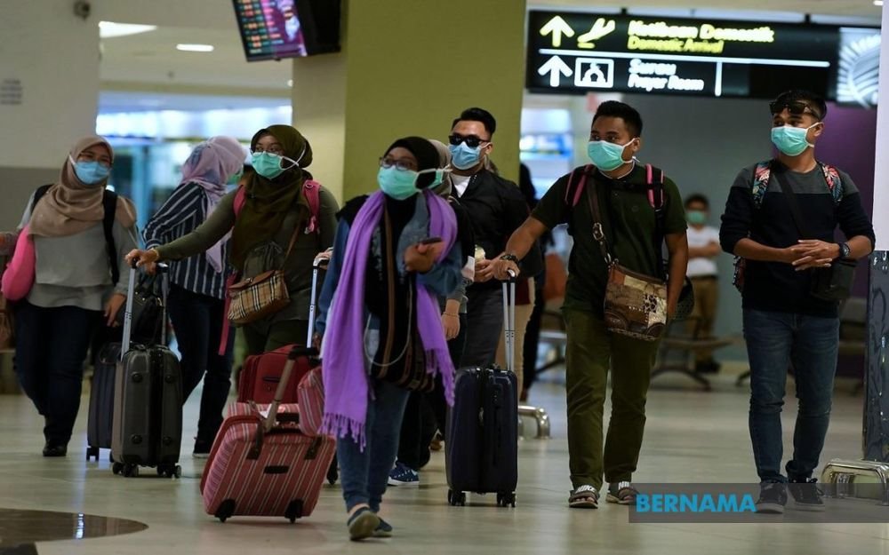 Pemakaian pelitup muka dalam pesawat kini atas pilihan penumpang