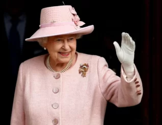 Ratu Elizabeth II mangkat pada usia 96 tahun