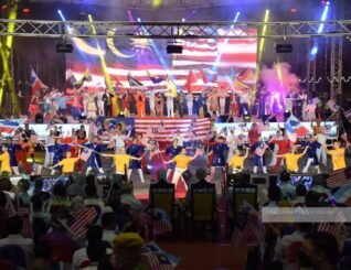 Keluarga Malaysia Teguh Bersama di Padang Merdeka