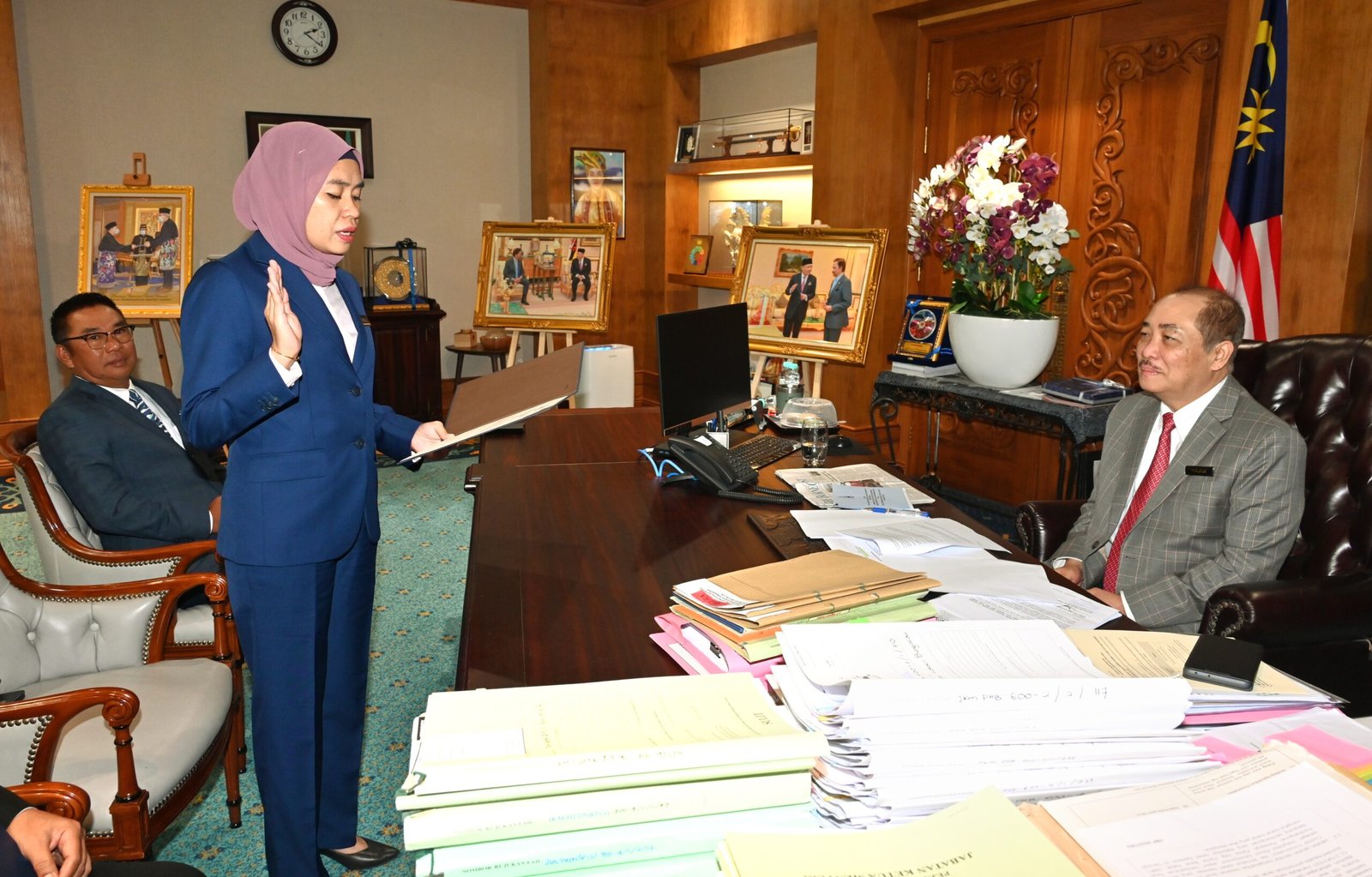 Rina Jainal angkat sumpah Setiausaha Politik Menteri Kewangan