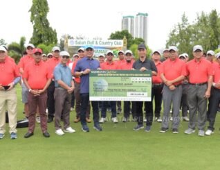 Golf amal sumbang RM30,000 kepada Yayasan Nur Jauhar