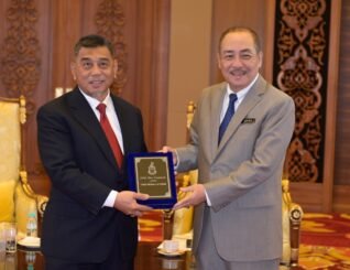 Naib Canselor Baharu UMS adakan kunjungan hormat kepada Ketua Menteri Sabah