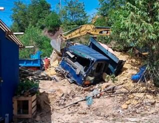 Pemandu parah insiden kemalangan lori 10 tan di Tuaran