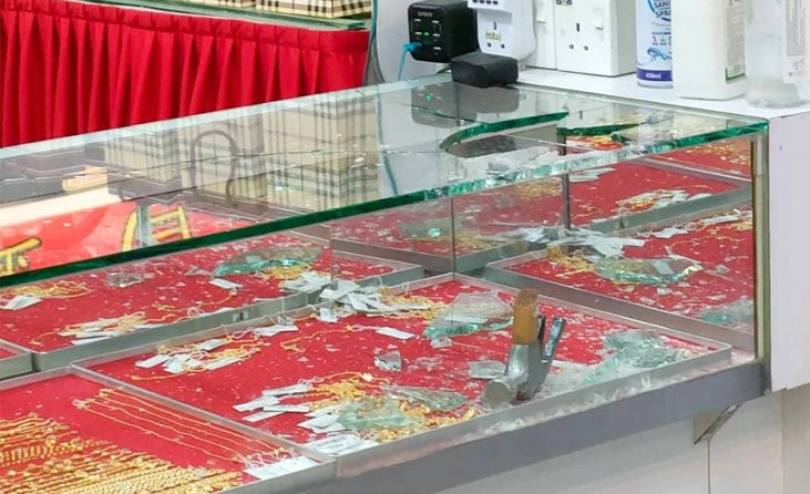 Lelaki rompak kedai emas guna tukul besi di Wisma Merdeka lolos