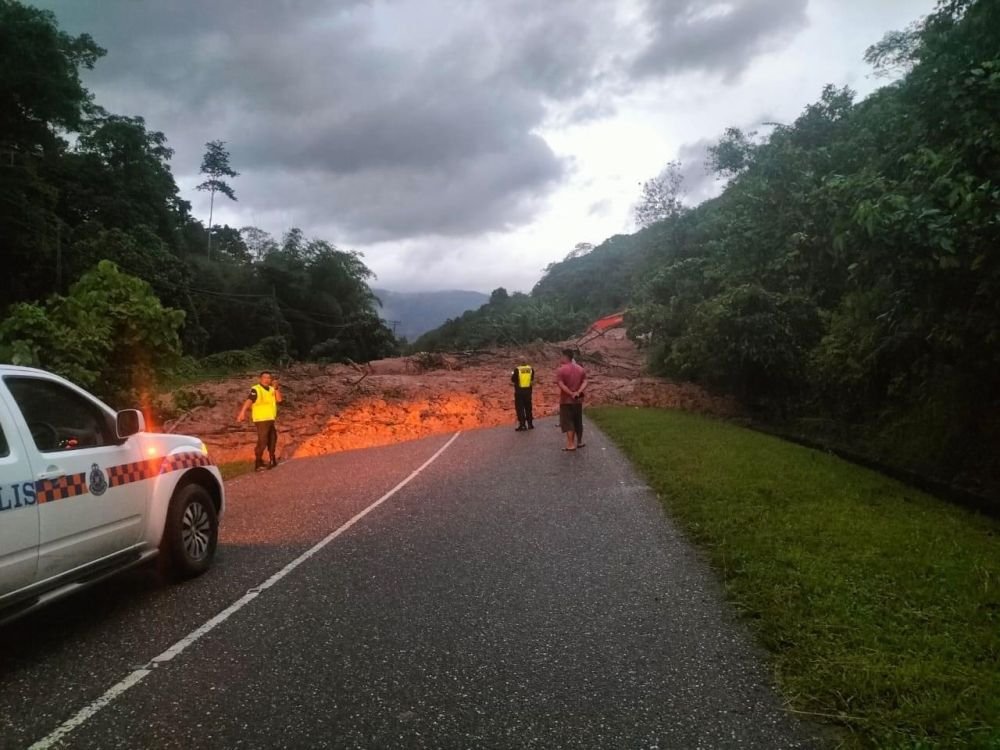 Jalan Kota Kinabalu- Keningau- Tenom terlibat tanah runtuh tidak boleh dilalui