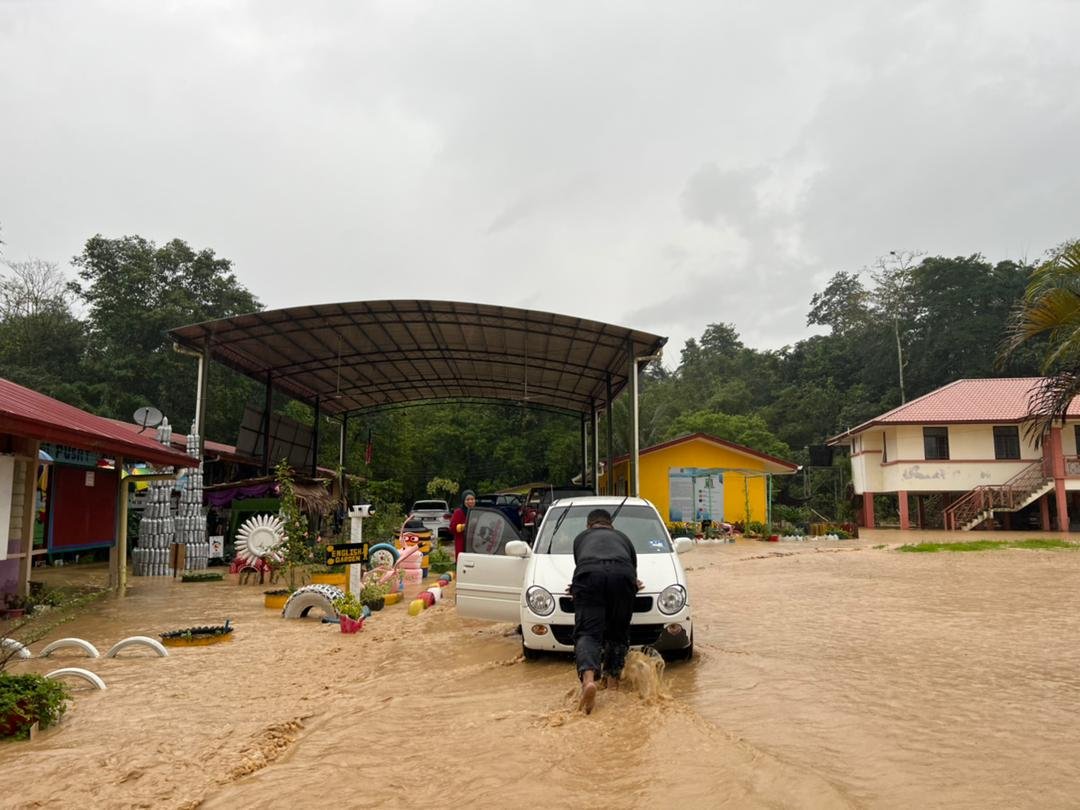 Hujan berterusan tenggelamkan SK Kouluan di Tamparuli