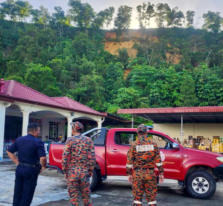 Penghuni diarah berpindah kejadian tanah runtuh di Kg Lebak Moyoh Kota Belud