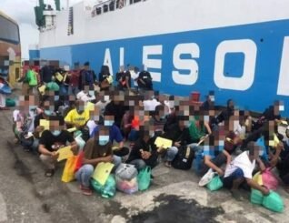 129 PATI dihantar pulang ke Filipina di Pelabuhan Sandakan