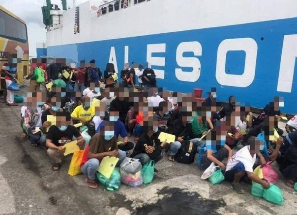 129 PATI dihantar pulang ke Filipina di Pelabuhan Sandakan