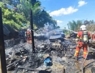 Lima kenderaan musnah insiden bengkel terbakar di Menggatal