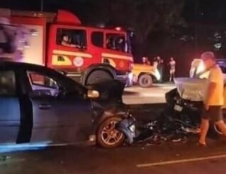 Tiga maut, seorang cedera kereta bertembung di Jalan Papar Lama