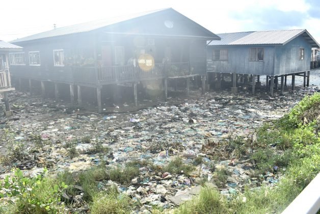 Joachim minta MPS tangani masalah sampah di Kampung Sim-Sim Sandakan