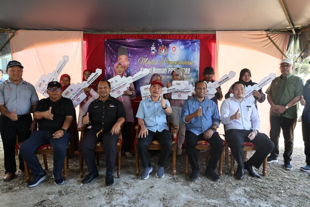 Lapan kunci rumah PPRT diserahkan, beri keselesaan kepada penerima