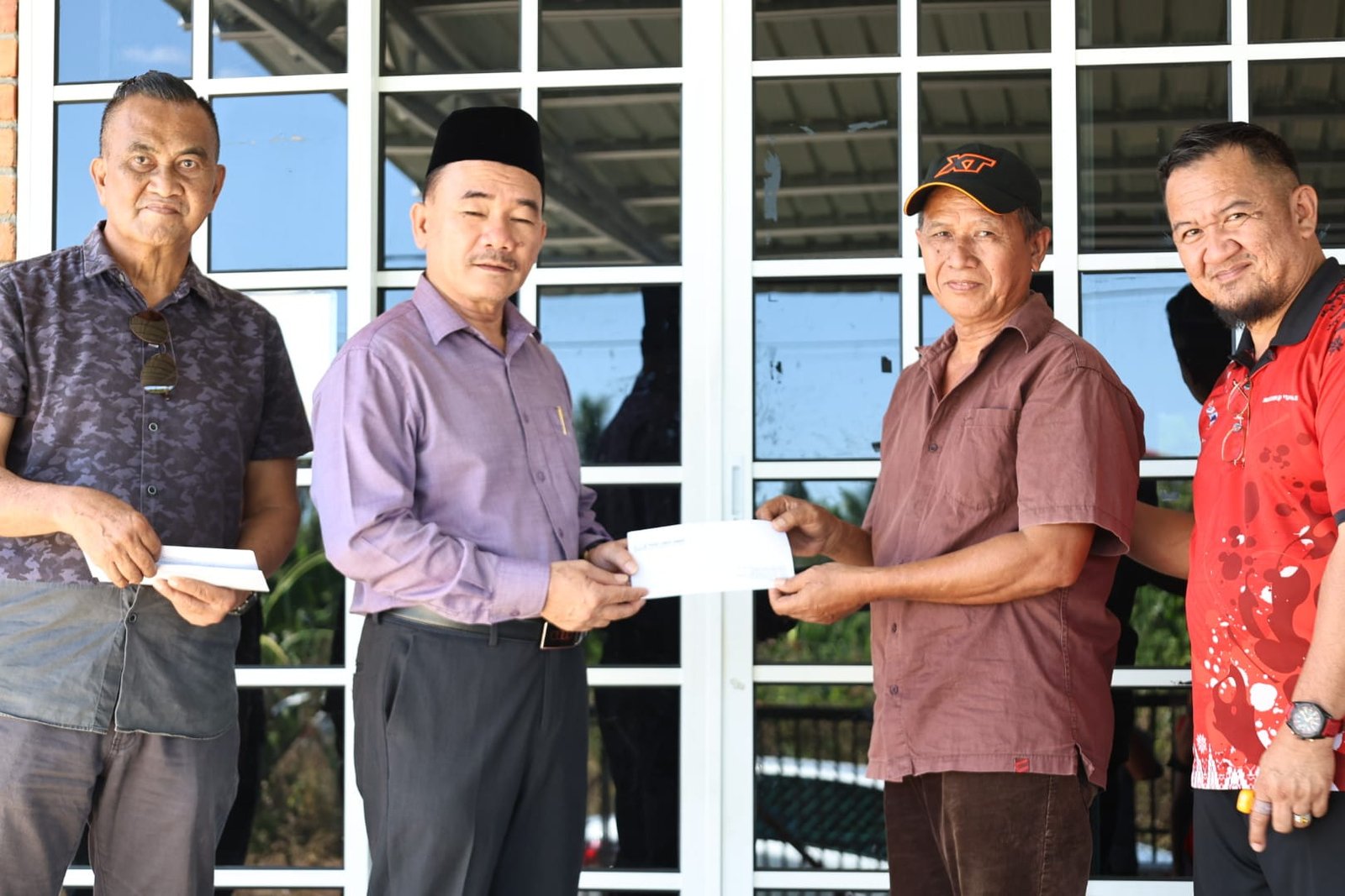 9 KIR mangsa kebakaran rumah terima sumbangan dari Pusat Zakat Sabah
