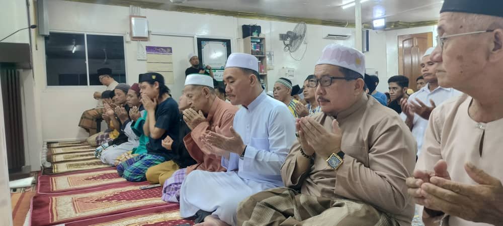 Dua surau terima sumbangan RM300