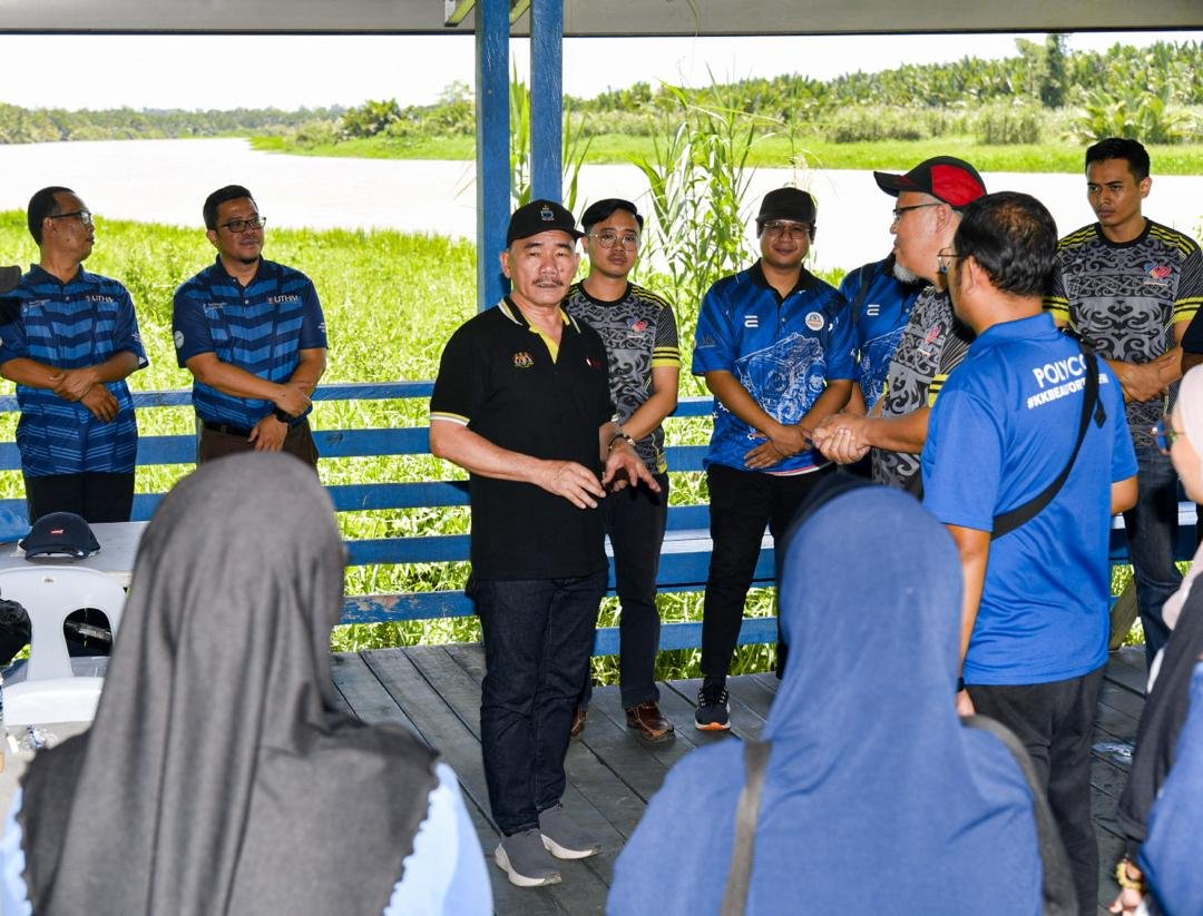 Lapan rumah, satu surau dan astaka terima solar di Kampung Nabahan