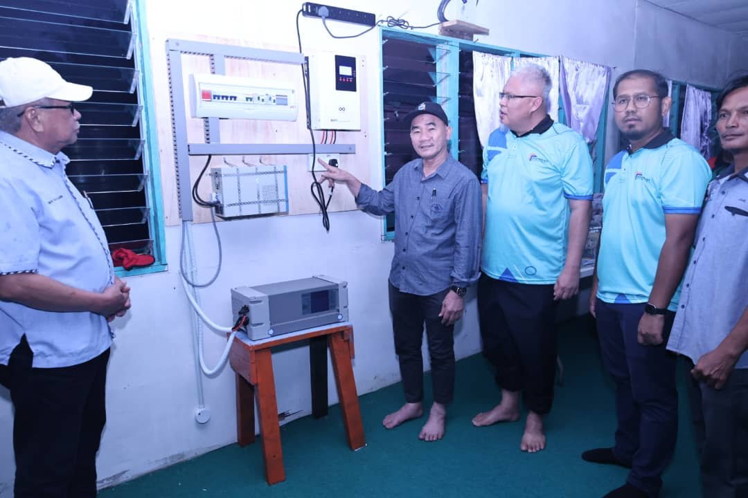 Sistem tenaga solar di Kampung Nabahan beri ‘cahaya’ kepada penduduk terlibat