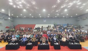 Lebih 500 penduduk DUN Klias dan Lumadan Terima geran tanah