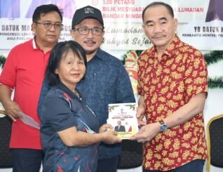 Lebih 300 Golongan B40 Terima Sumbangan Program Sentuhan Kasih Krismas di Lumadan
