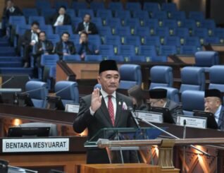 Ruslan Angkat Sumpah Sebagai ADUN Lumadan