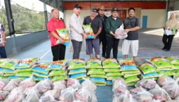 Lebih 1,000 mangsa terjejas banjir terima bakul makanan