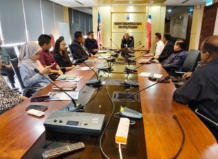 IMT Services Sdn Bhd Kunjung Hormat Menteri Kerja Raya dan Utiliti Sabah