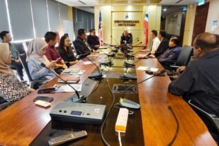 IMT Services Sdn Bhd Kunjung Hormat Menteri Kerja Raya dan Utiliti Sabah