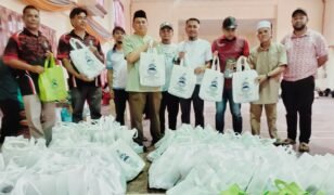3,455 Bingkisan Ramadan diagihkan kepada KIR Islam di Membakut